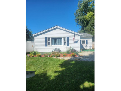 Lake Home For Sale in Antioch, Illinois