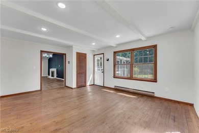 Beautifully updated and move-in ready ranch-style slab is - photo 12