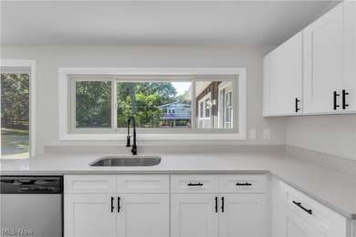 Beautifully updated and move-in ready ranch-style slab is - photo 16