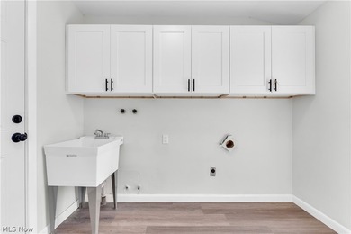 Beautifully updated and move-in ready ranch-style slab is - photo 20