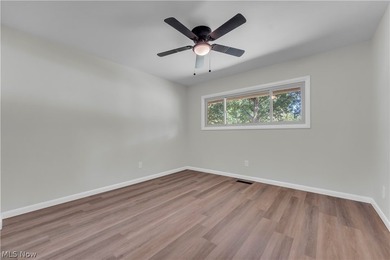 Beautifully updated and move-in ready ranch-style slab is - photo 27