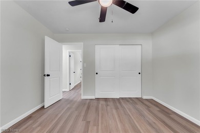 Beautifully updated and move-in ready ranch-style slab is - photo 28