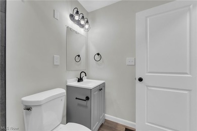 Beautifully updated and move-in ready ranch-style slab is - photo 32