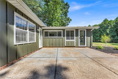 Beautifully updated and move-in ready ranch-style slab is - photo 36