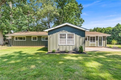 Beautifully updated and move-in ready ranch-style slab is - photo 37