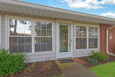 Move right into this beautifully maintained two-bedroom - photo 2