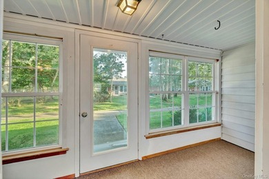 Move right into this beautifully maintained two-bedroom - photo 5