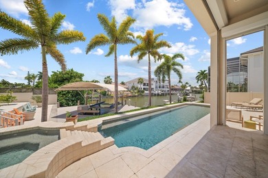 Experience the pinnacle of coastal luxury in the heart of - photo 5