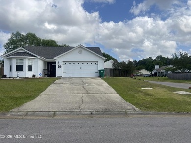 Just listed: a well-maintained, move-in-ready home on a large - photo 1