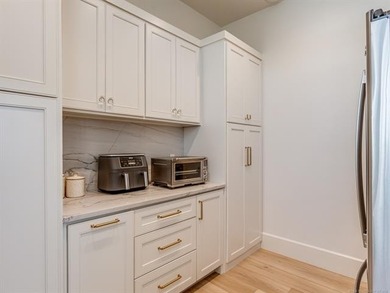 Welcome to 120 Lower Green Way, the epitome of luxury lakefront - photo 14