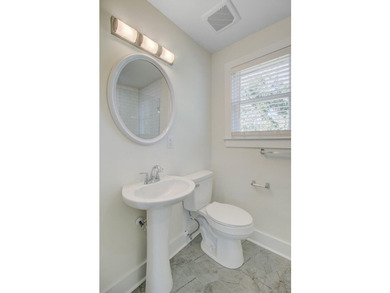 Wonderfully remodeled home with upgraded everything, on a rare - photo 20