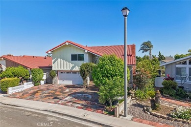 Great 2 story luxury home located in a well established - photo 4