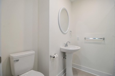 Wonderfully remodeled home with upgraded everything, on a rare - photo 26