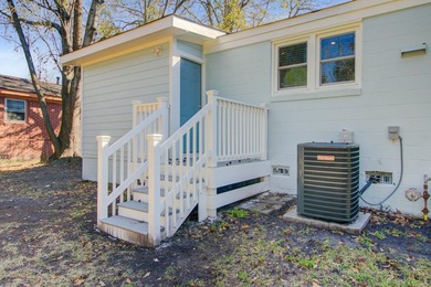 Wonderfully remodeled home with upgraded everything, on a rare - photo 28