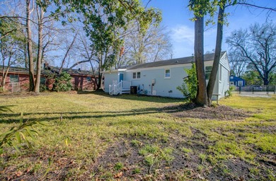 Wonderfully remodeled home with upgraded everything, on a rare - photo 30