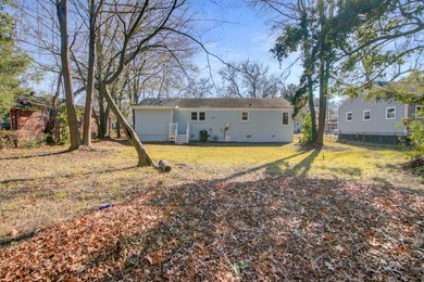 Wonderfully remodeled home with upgraded everything, on a rare - photo 31