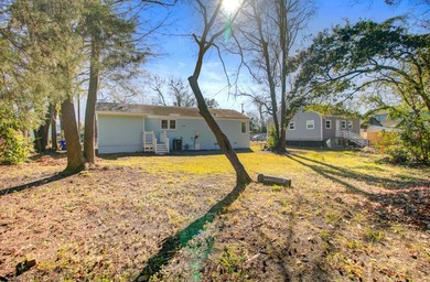 Wonderfully remodeled home with upgraded everything, on a rare - photo 32