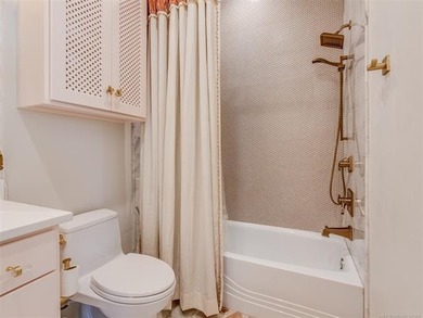 Welcome to 120 Lower Green Way, the epitome of luxury lakefront - photo 49