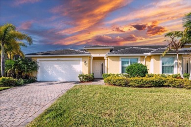 Lake Townhome/Townhouse For Sale in Port Saint Lucie, Florida