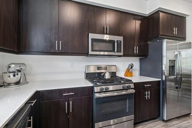 Welcome to Playa Del Sol living at its finest! This beautifully - photo 12