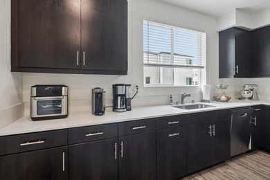 Welcome to Playa Del Sol living at its finest! This beautifully - photo 15