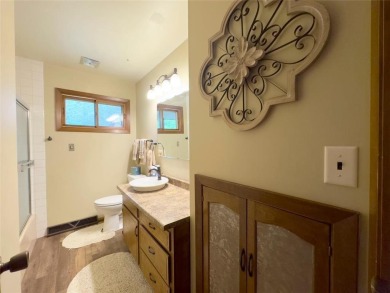 Furnished Lake Eshquaguma 3BR Yr Round Lake Home Built By