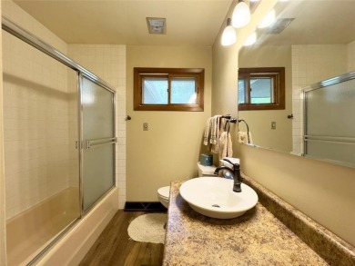 Furnished Lake Eshquaguma 3BR Yr Round Lake Home Built By