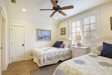 Set on a prime corner lot within the Bungalos at Sandestin, this - photo 22