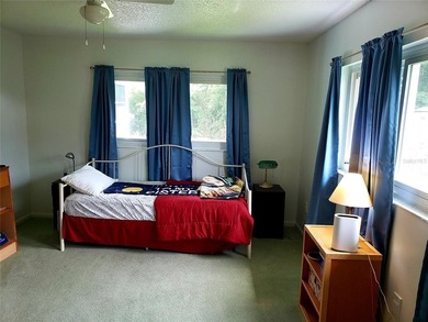 Welcome to easy Florida living! This 2-bed, 2-bath home sits in - photo 23