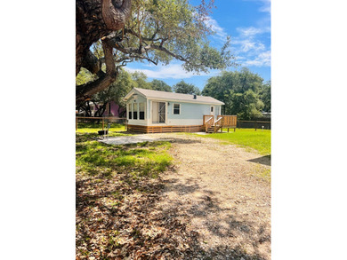 Two spacious lots with room to expand or customize. One lot - photo 4
