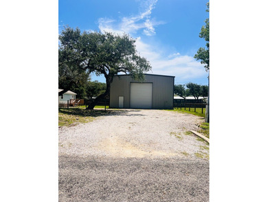 Two spacious lots with room to expand or customize. One lot - photo 6