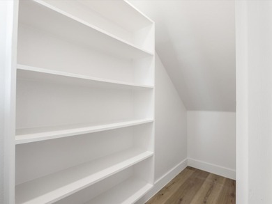 Ready Now! Feel like a Royal in our Elizabeth plan. Step into - photo 12