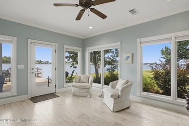 Waterfront living at its best! Tucked away on a quiet cul-de-sac - photo 13
