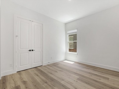 Ready Now! Feel like a Royal in our Elizabeth plan. Step into - photo 14
