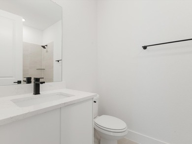 Ready Now! Feel like a Royal in our Elizabeth plan. Step into - photo 15