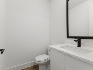 Ready Now! Feel like a Royal in our Elizabeth plan. Step into - photo 17