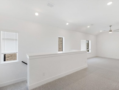 Ready Now! Feel like a Royal in our Elizabeth plan. Step into - photo 18