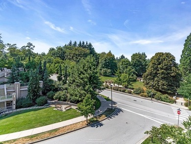Remarkable 2 bedroom, 2 bathroom suite in *The Grove*, a - photo 9