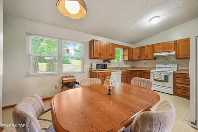 Douglas Lakefront Home. FIRST time on the Market! Lovely 2 bedrm - photo 9
