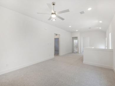 Ready Now! Feel like a Royal in our Elizabeth plan. Step into - photo 19