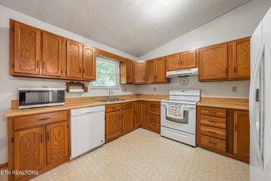 Douglas Lakefront Home. FIRST time on the Market! Lovely 2 bedrm - photo 10