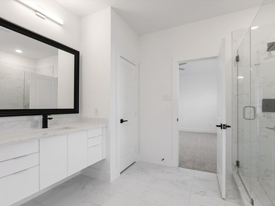 Ready Now! Feel like a Royal in our Elizabeth plan. Step into - photo 22