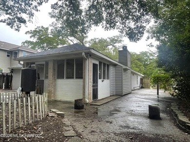 Great starter home in a convenient location! Just minutes from - photo 3