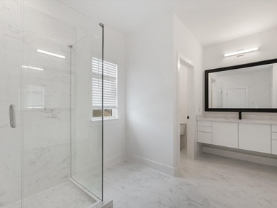 Ready Now! Feel like a Royal in our Elizabeth plan. Step into - photo 23