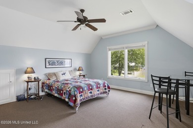 Waterfront living at its best! Tucked away on a quiet cul-de-sac - photo 24