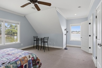 Waterfront living at its best! Tucked away on a quiet cul-de-sac - photo 25