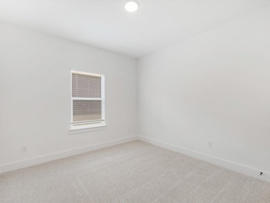 Ready Now! Feel like a Royal in our Elizabeth plan. Step into - photo 27