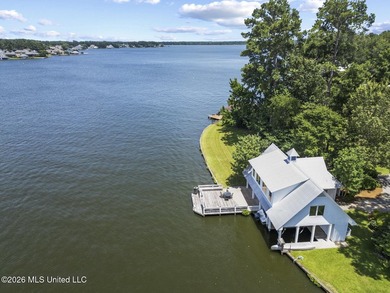 Waterfront living at its best! Tucked away on a quiet cul-de-sac - photo 30