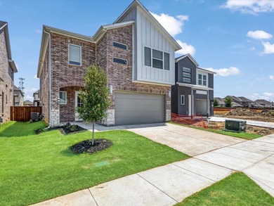 Ready Now! Feel like a Royal in our Elizabeth plan. Step into - photo 35