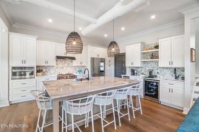 Welcome to your own private waterfront retreat! Built in 2022 - photo 7